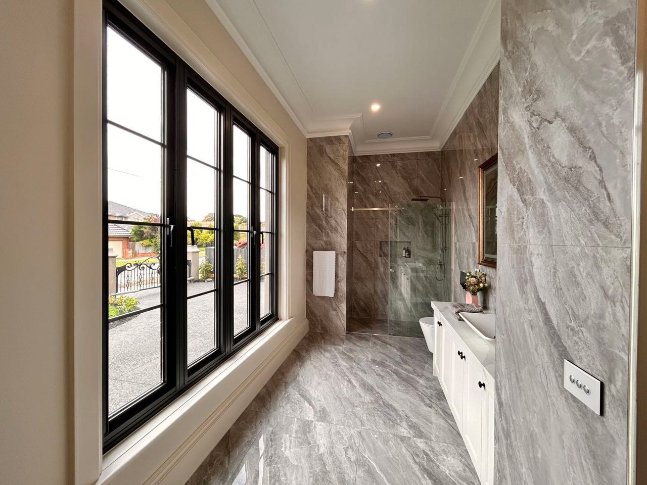 Albans Street Mount Waverley