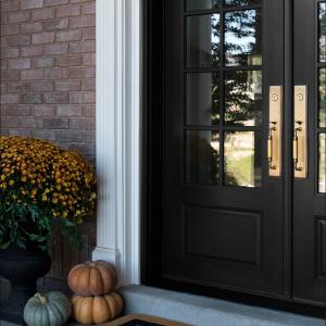 What factors contribute to the energy efficiency of a front door?